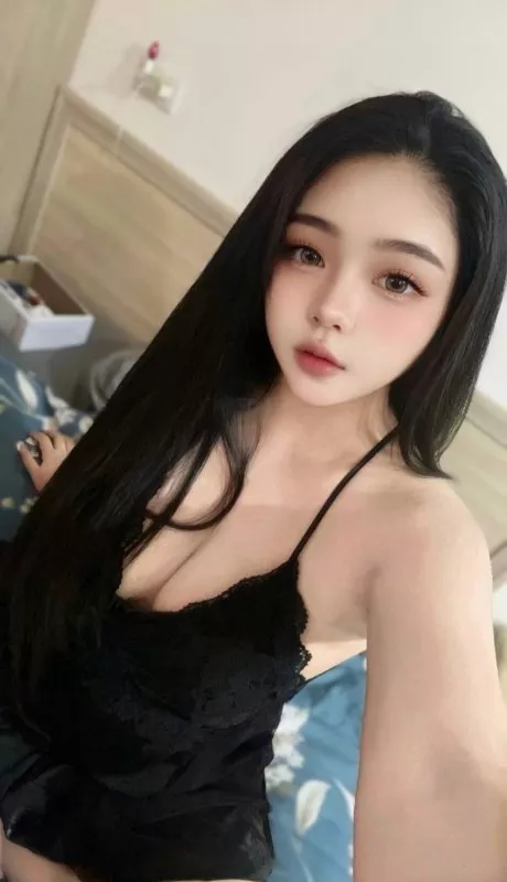 依依